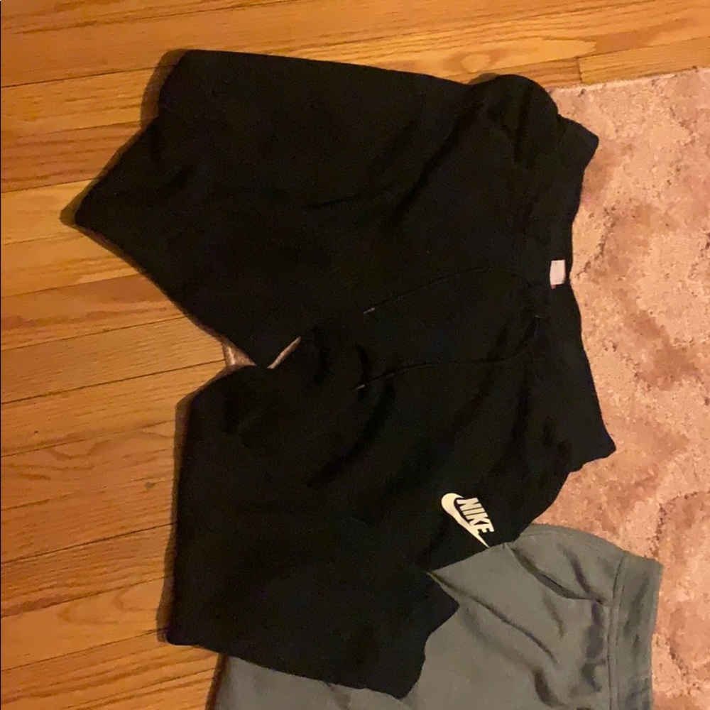 2 Nike sweatpants joggers